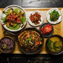 BWW Preview: MOKBAR Opens in Brooklyn