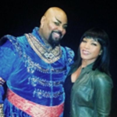 Photo Flash: Stage and Screen Star Angela Bassett Visits ALADDIN on Broadway