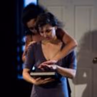 BWW Review: Out Loud Theatre Presents Unique, Fascinating Take on JANE EYRE