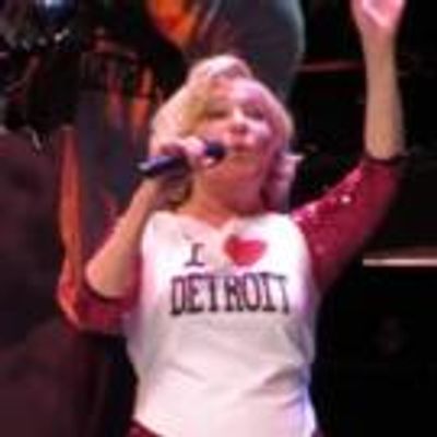 BWW Reviews: Bette Midler Grants Divine Intervention to Detroit