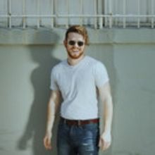 Aussie R&B Artist Sam Fischer Drops Sultry 'Lean' Video Today