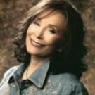 Loretta Lynn & Martina McBride Perform Together at Detroit's Fox Theatre Tonight