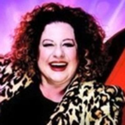 Sue Kelvin Takes BETTE MIDLER AND ME On Tour Around The UK