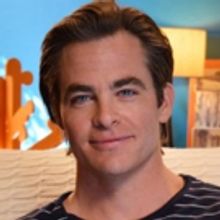Wonder Woman's Chris Pine Kicks Off Summer By Reading Clark the Shark for Storyline…