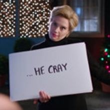 VIDEO: 'Hillary Clinton' Returns to SNL in Hilarious 'Love Actually' Spoof