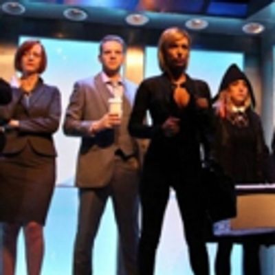 BWW Review: An ELEVATOR Ride Provides an Emotionally Uplifting Experience for Seven Strangers