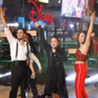 VIDEO: Gloria Estefan & ON YOUR FEET! Cast Perform on New Year's Eve Video