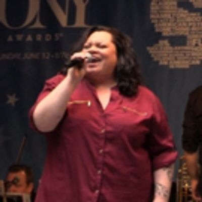 TV: WAITRESS' Keala Settle Belts it Out at Stars in the Alley!