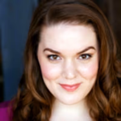 BWW Interview: 10 ON TUESDAY with Neala Barron