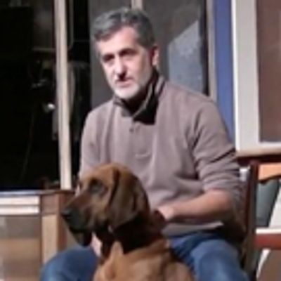 STAGE TUBE: Broadway Animal Trainer Bill Berloni Tames Hounds in A CHRISTMAS STORY at Virginia Rep