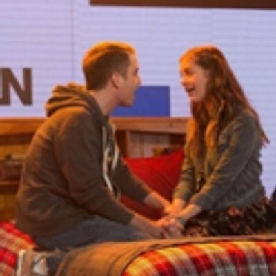 VIDEO: DEAR EVAN HANSEN's Ben Platt & Lauren Dreyfuss Perform 'Only Us'