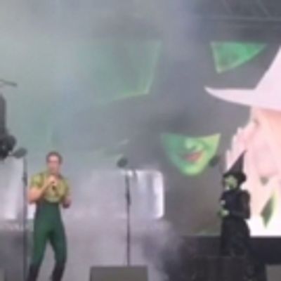 STAGE TUBE: WICKED's Emma Hatton and Oliver Savile Sing 'As Long As You're Mine' at West End Live