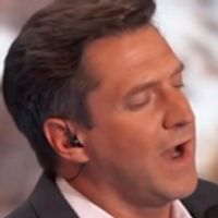 VIDEO: Raul Esparza Sings Gloria and Emilio Estefan's 'America' at DNC with La India… Video
