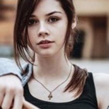 Elise Trouw Plays Every Instrument on Debut Album 'Unraveling'