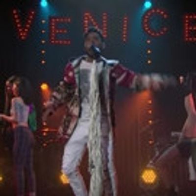 VIDEO: Miguel Performs 'Waves' on LATE LATE SHOW