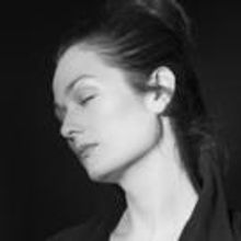 BWW Review: Nancy Harms Is a Brilliant Blue Indigo Delivering the Classics of Duke El