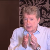 STAGE TUBE: Michael Crawford Talks THE GO-BETWEEN on Neil Sean's Showbiz Video