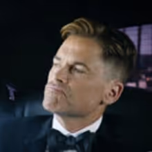 Peyton Manning & More Join Roster of COMEDY CENTRAL ROAST OF ROB LOWE; Watch New…