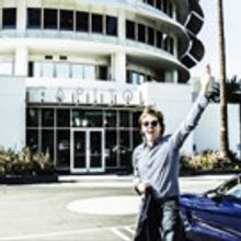 Paul McCartney Signs Worldwide Recording Agrement with Capitol Records