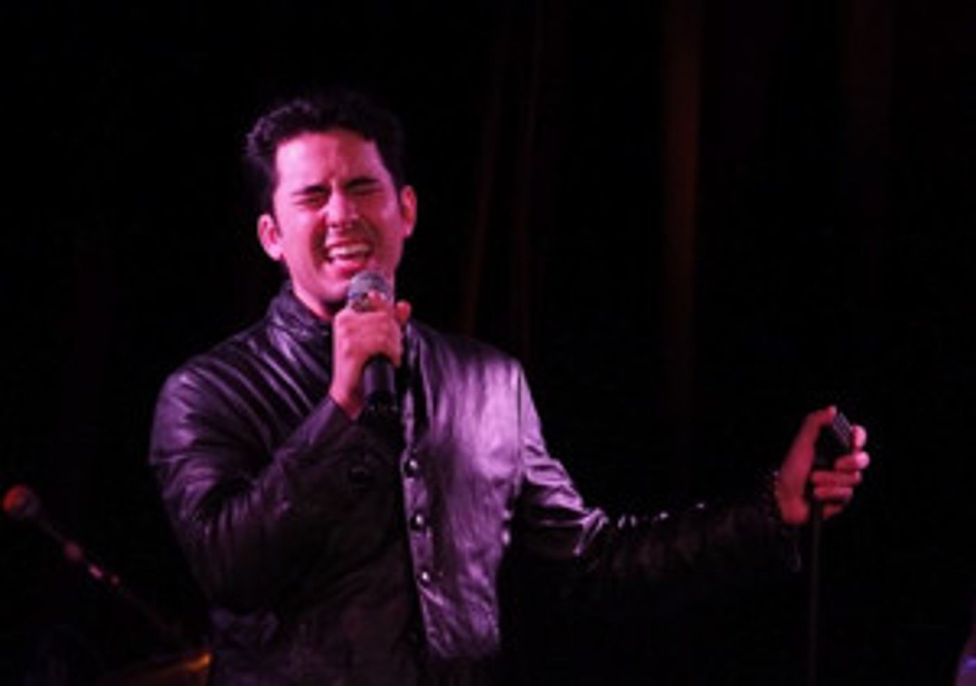 Photo-Coverage-HAPPY-NEW-YEAR-JOHN-LLOYD-YOUNG-At-Sterlings-Upstairs-At-The-Federal-20000101 Photo Coverage: HAPPY NEW YEAR! John Lloyd Young Plays Sterling's Upstairs At The Federal Image