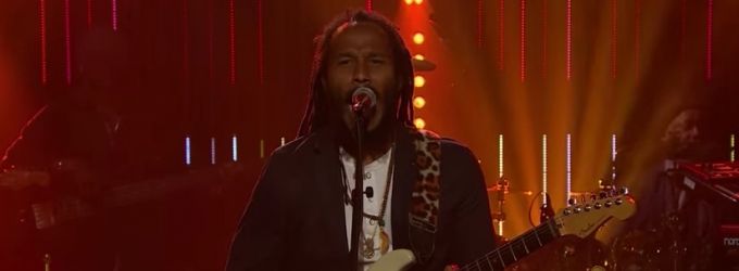 VIDEO: Ziggy Marley Performs 'Weekend's Long' on LATE LATE SHOW Video