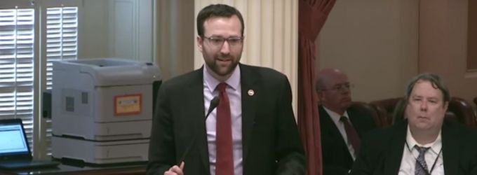 STAGE TUBE: California State Senate Tributes Ken Howard at Today's Floor Session Video