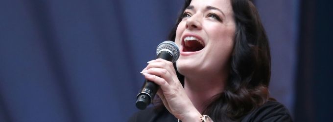 TV: FINDING NEVERLAND's Laura Michelle Kelly Flies High at Stars in the Alley! Video