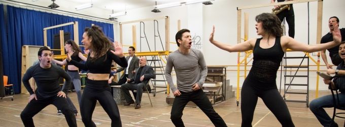 TV: Robert De Niro & Company Give a Sneak Peek of Paper Mill Playhouse's A BRONX… Video