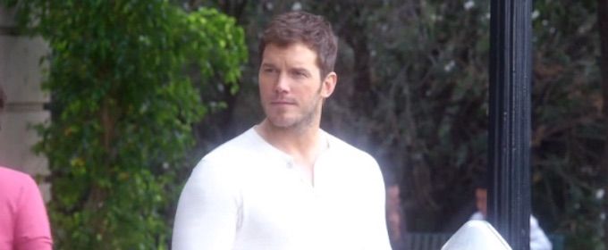 VIDEO: Sneak Peek - Chris Pratt Joins Real-Life Wife Anna Faris on Tonight's MOM Video