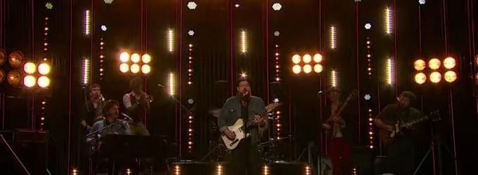 VIDEO: Nathaniel Rateliff & The Night Sweats Perform 'I Need Never Get Old' on… Video