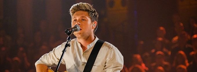 VIDEO: Niall Horan Performs 'This Town', Talks New Album on JAMES CORDEN Video