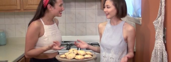 TV Exclusive: BACKSTAGE BITE with Katie Lynch and WAITRESS' Kimiko Glenn Video