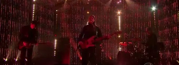 VIDEO: Eliot Sumner Performs 'Halfway to Hell' on LATE LATE SHOW Video