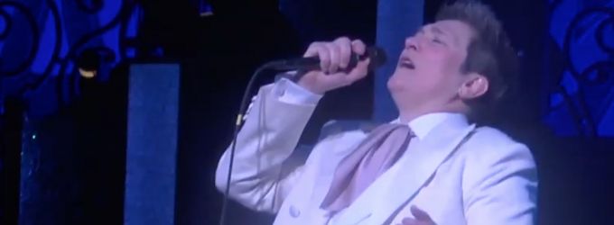 TV: Remembering Leonard Cohen- k.d. lang Sings Powerful 'Hallelujah' Video