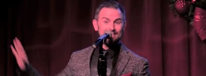 STAGE TUBE: Daniel Reichard Sings 'Santa Claus is Coming to Town' at Birdland Video