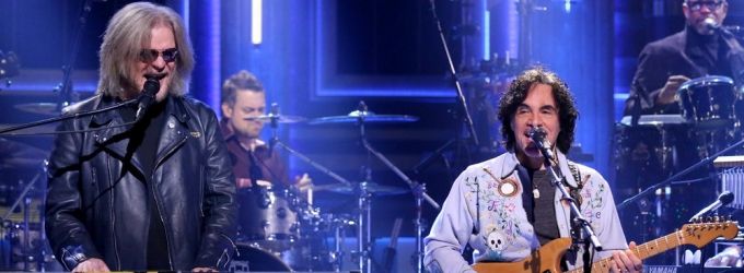 VIDEO: Daryl Hall & John Oates Perform 'I Can't Go For That' on TONIGHT SHOW Video