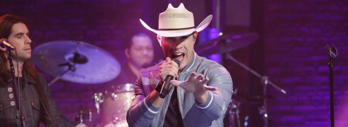 VIDEO: Dustin Lynch Performs 'Mind Reader' on LATE NIGHT Video