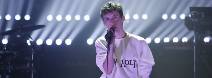 VIDEO: Troye Sivan Performs Hit Song 'Wild' on LATE NIGHT Video