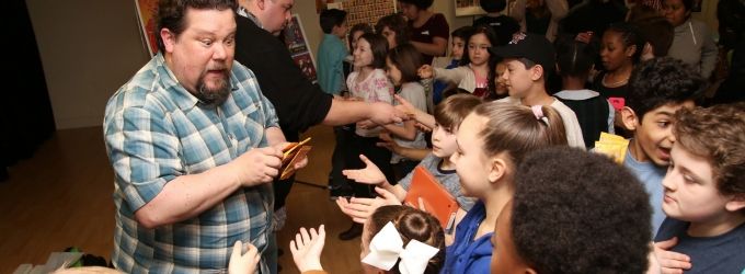TV: Get Trading! Broadway Celebrates the Release of THE LIGHTS OF BROADWAY Spring… Video