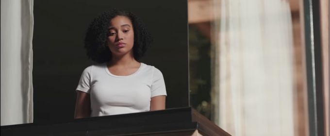 VIDEO: Watch the Trailer of Nicola Yoon's EVERYTHING EVERYTHING, Set for Film… Video