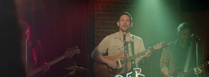 VIDEO: Tony Winner Steve Kazee Performs 'The F Word' on Last Night's SHAMELESS Video