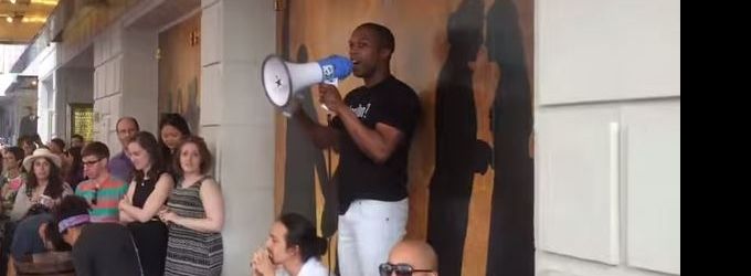 VIDEO: Leslie Odom Jr. Covers Bob Dylan's 'Forever Young' as Audra Mae at #Ham4Ham… Video