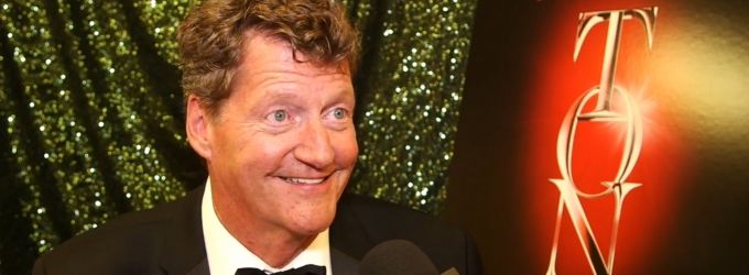 TV: HAMILTON's Howell Binkley on Taking Home the Tony for Best Lighting Design of a… Video
