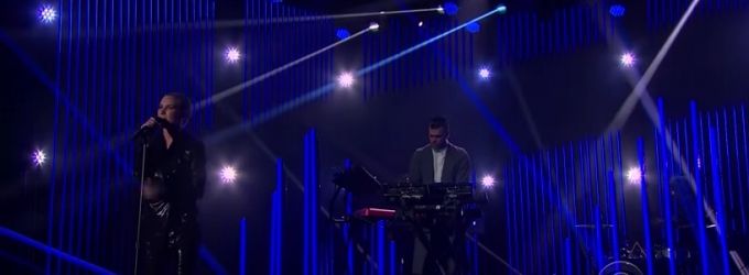 VIDEO: Music Guest Broods Perform 'Free' on LATE LATE SHOW Video