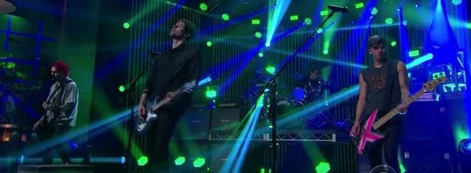 VIDEO: 5 Seconds of Summer Perform 'Jet Black Heart' on CORDEN Video