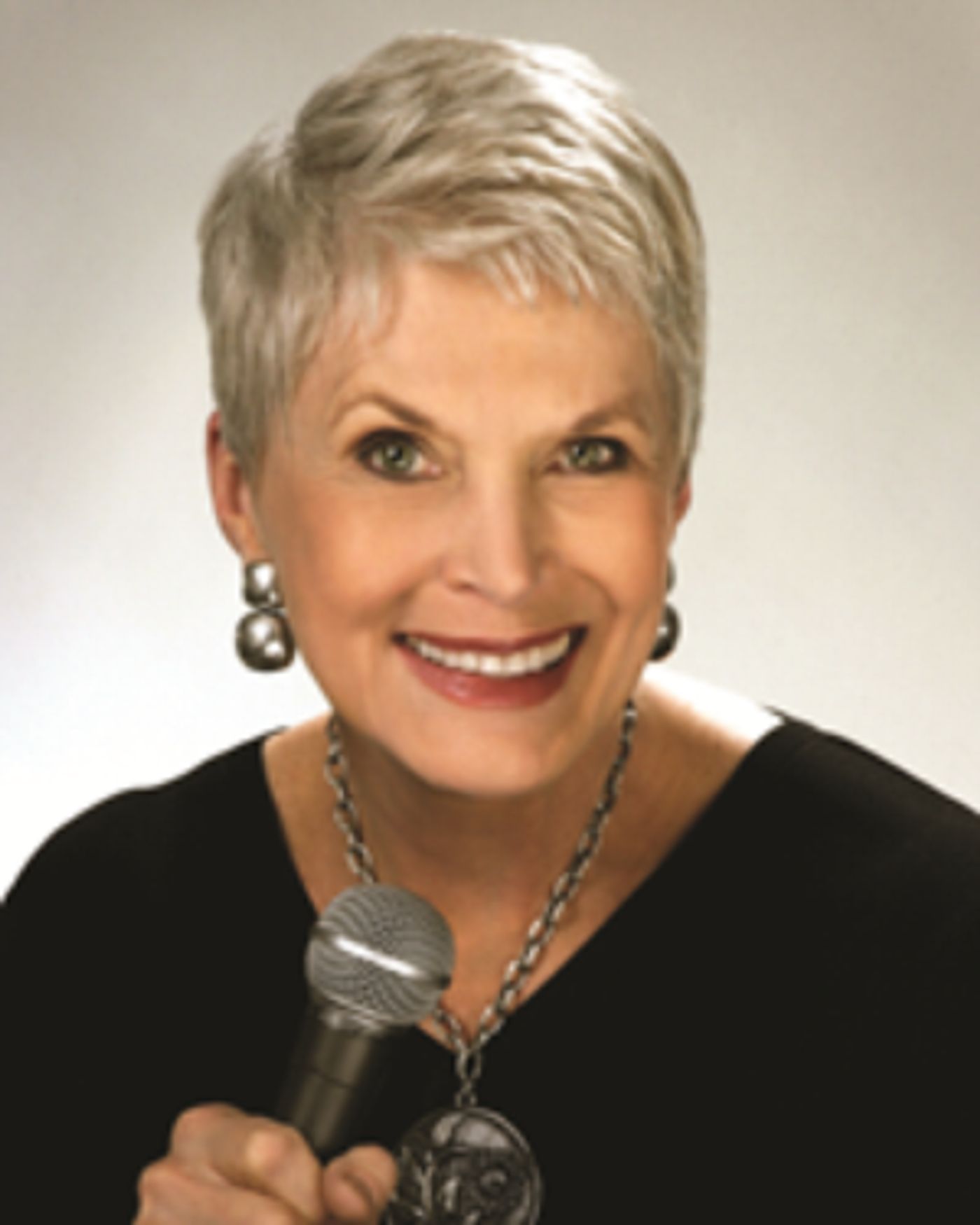 Jeanne Robertson to Appear at Gates Concert Hall This November  Image