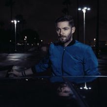 VIDEO: Acclaimed Scottish New Wave Artist Michael Oakley Releases 'Turn Back Time'…