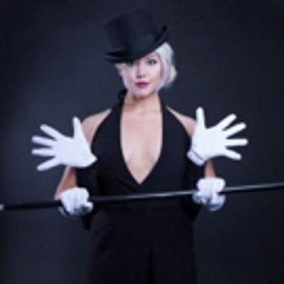 BWW Interview: The Circus Comes to Town! PIPPIN's Holland Vavra and Thomas Williams Take Us Under the Big Top