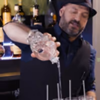 TV Exclusive: BROADWAY BARTENDER Pours a Drink with the Cast of GROUNDHOG DAY! Video