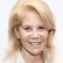 Daryl Roth and Roberta Flack Named Town Hall's 2017 Friends of the Arts